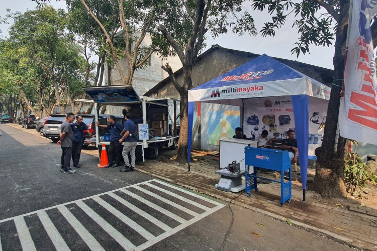 Stand Multipro Welding menampilkan mesin las dan aksesoris di LKS Nasional 2025 SMKN 4 Cakung